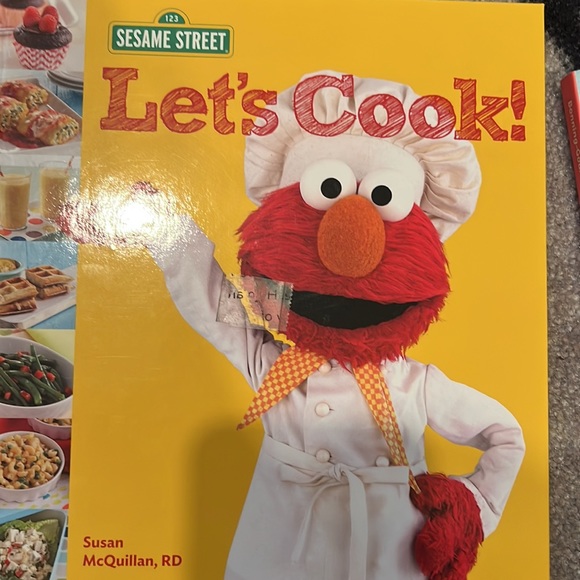 Book bundle ! Kid's Sesame Street cookbook and The Outdoor Toddler Activity Book - Picture 2 of 7